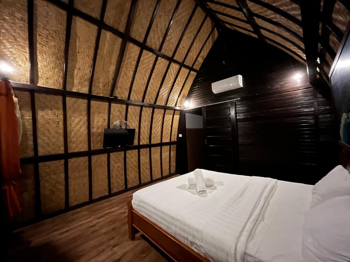 Holy Hills Bungalow Nusa Penida Batumadeg Екстер'єр фото