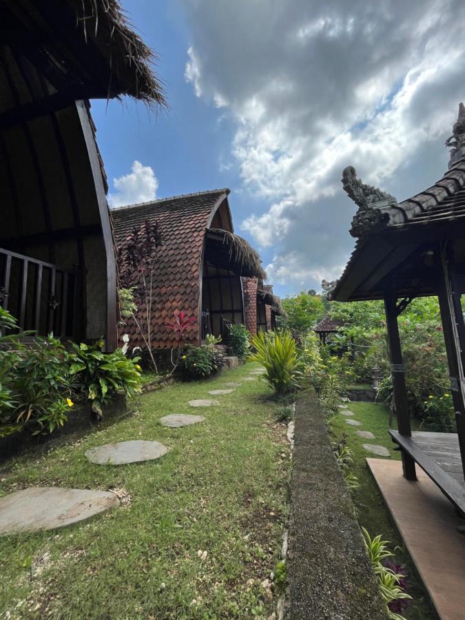 Holy Hills Bungalow Nusa Penida Batumadeg Екстер'єр фото