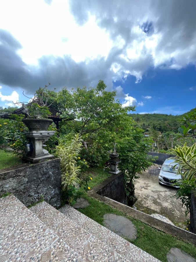 Holy Hills Bungalow Nusa Penida Batumadeg Екстер'єр фото