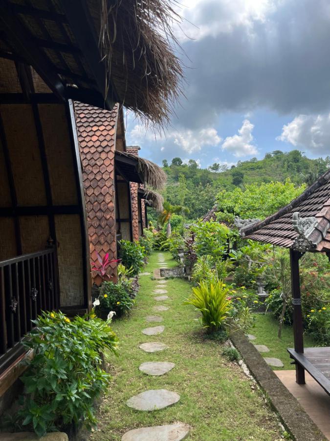 Holy Hills Bungalow Nusa Penida Batumadeg Екстер'єр фото